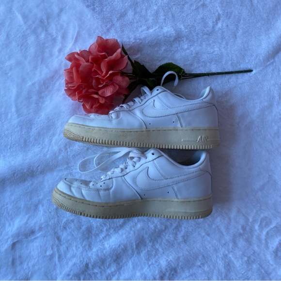 Nike Air Force 1 Shoes White Sneakers Size 8 - Picture 2 of 5
